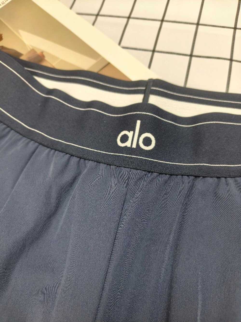 ALO Yoga Women's Suit Trousers Navy blue Versatile Pants (Regular 30-inch)🌊📘 - Picture 3 of 7